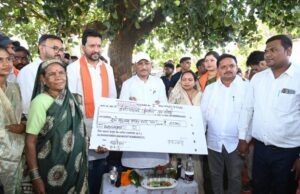 सुशासन तिहार: चौपाल में मिली राहत, सरलाबाई मरावी की समस्या का मुख्यमंत्री ने किया त्वरित समाधान