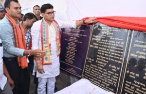 अब कोई भी गाँव पहुँचविहीन नहीं रहेगा-राजस्व मंत्री श्री टंक राम वर्मा