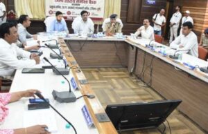 अधिकारी-कर्मचारी अनुशासित और संकल्पित होकर विकसित छत्तीसगढ़ के लिए करें काम: प्रभारी सचिव श्री बोरा