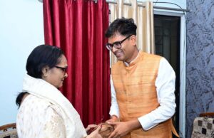 सेवा और सुशासन के 12 वर्ष: वित्त मंत्री श्री ओपी चौधरी ने विशेष जनसंपर्क अभियान के तहत प्रबुद्धजनों से किया आत्मीय संवाद