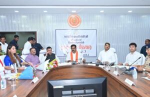 उप मुख्यमंत्री और उद्योग मंत्री ने कबीरधाम में विकास कार्यों और जनकल्याणकारी योजनाओं की मैराथन समीक्षा